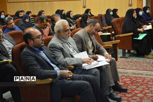 اولین همایش بررسی تغییرات کنکور و تاثیرات در آموزش متوسطه