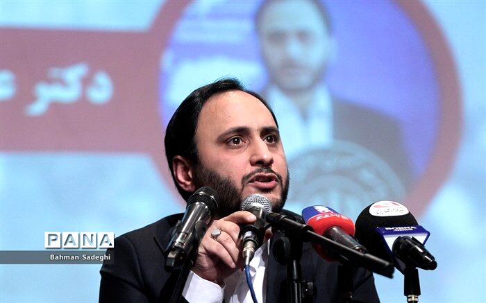 برای داشتن ایرانی قدرتمند باید به همه رویکردها توجه کرد
