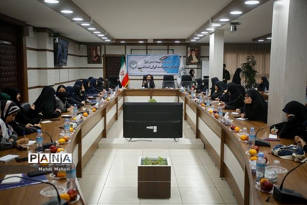 کارگاه روایتگری اردوهای دانش‌آموزی راهیان پیشرفت ایران اسلامی