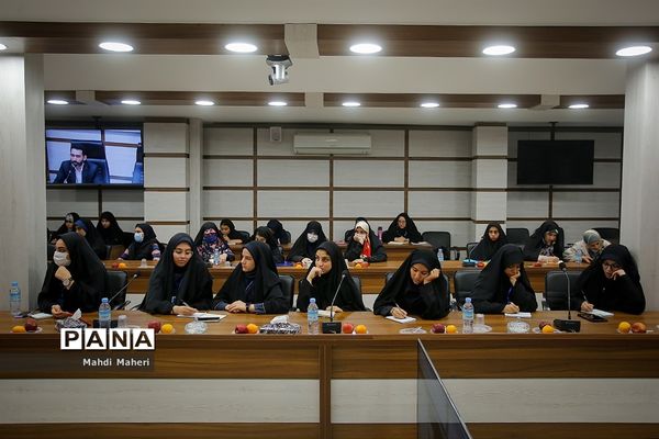 کارگاه روایتگری اردوهای دانش‌آموزی راهیان پیشرفت ایران اسلامی