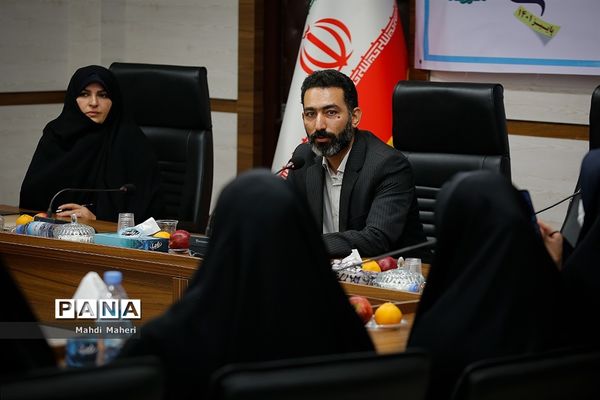 کارگاه روایتگری اردوهای دانش‌آموزی راهیان پیشرفت ایران اسلامی