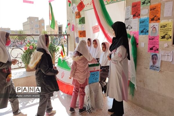 برگزاری انتخابات شورای دانش‌آموزی در مدرسه توفیق رباط‌کریم