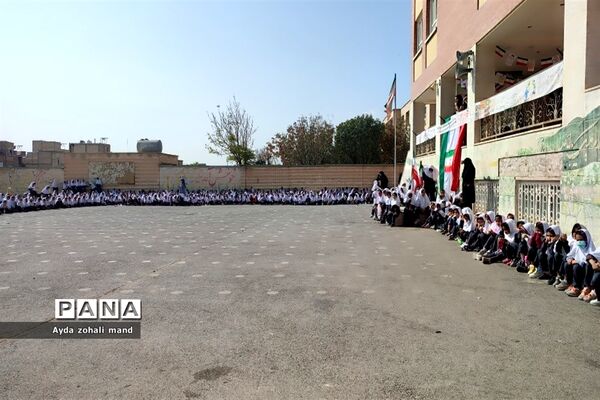 آموزش مهار آتش‌سوزی و اطفای حریق  در مدرسه توفیق رباط‌کریم