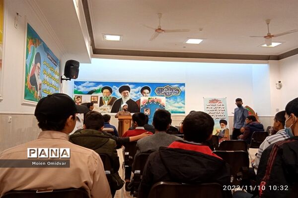 نشست تشکل‌های دانش‌آموزی با امام جمعه کاشمر