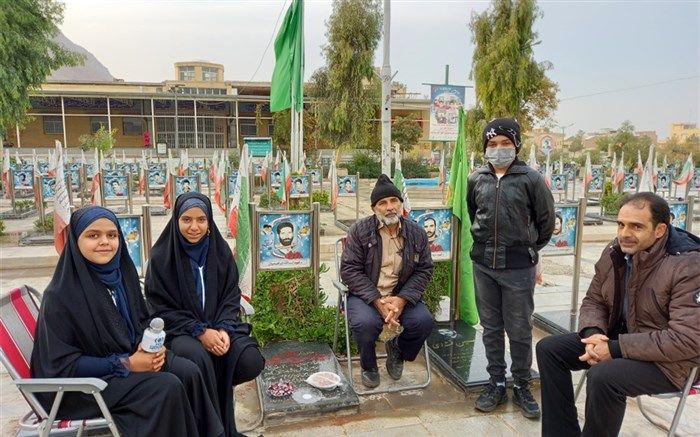 گزارش دانش‌آموزخبرنگاران پانا بر مزار شهدای عملیات ماه محرم سال ۶١ ‌/ فیلم