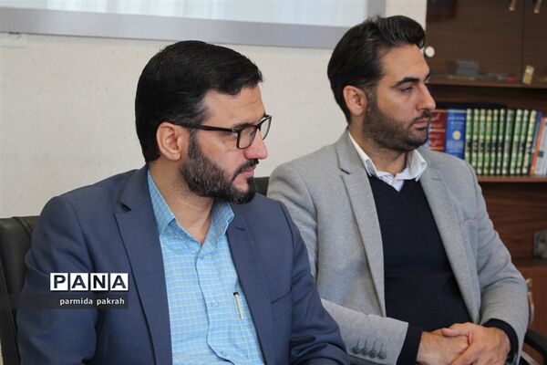 جلسه تدوین برنامه های راهبردی حوزه معاونت پرورشی در سازمان دانش آموزی کرمانشاه