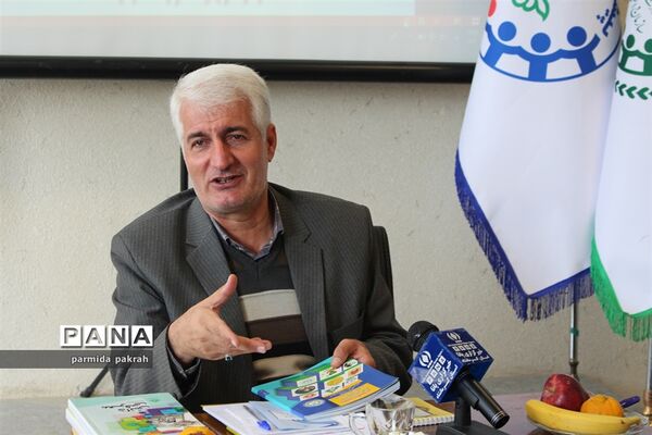 جلسه تدوین برنامه های راهبردی حوزه معاونت پرورشی در سازمان دانش آموزی کرمانشاه