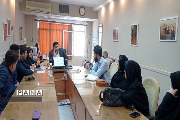 جلسه تقدیر و تشکر از برگزیدگان و عوامل اجرایی مراسم روز دانش‌آموز استان لرستان