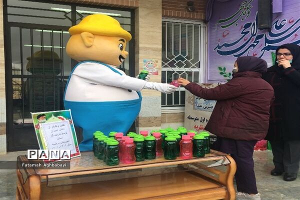 تقدیر از دانش‌آموزان دبیرستان مرضیه از سوی شرکت ملی گاز ایران