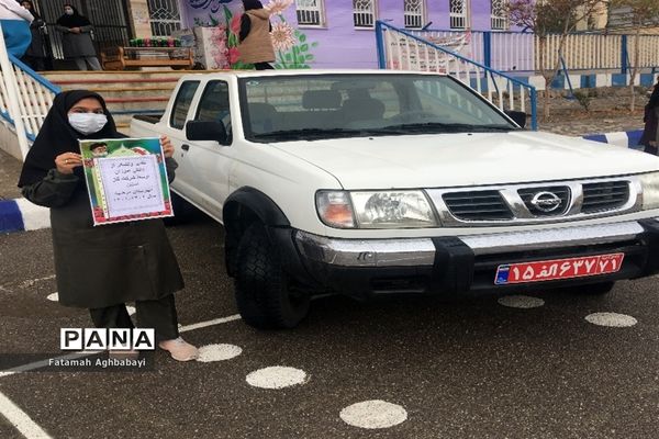 تقدیر از دانش‌آموزان دبیرستان مرضیه از سوی شرکت ملی گاز ایران