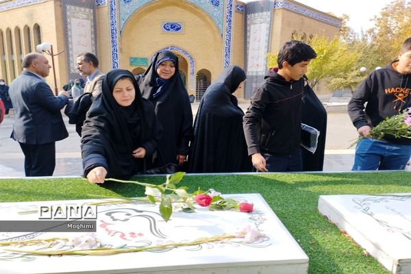 مراسم دعای ندبه مسئولان و دانش‌آموزان منطقه ۱۳