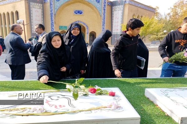 مراسم دعای ندبه مسئولان و دانش‌آموزان منطقه ۱۳