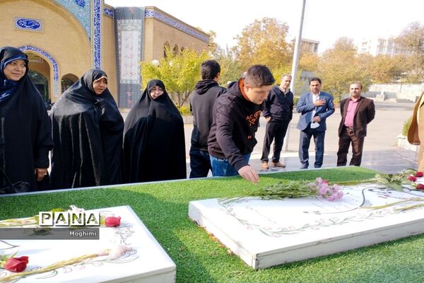مراسم دعای ندبه مسئولان و دانش‌آموزان منطقه ۱۳