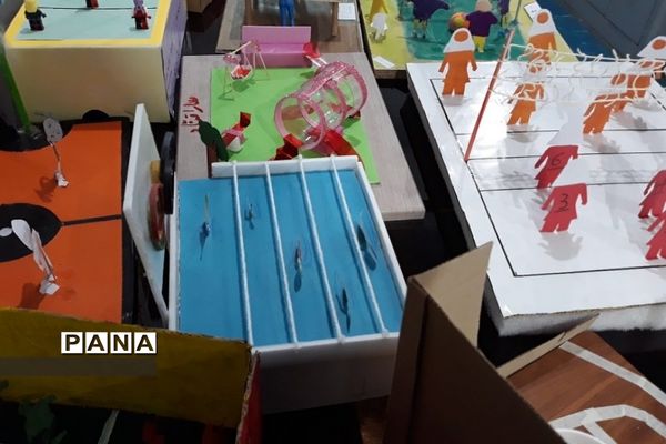 ساخت کاردستی‌های ورزشی در مدرسه حضرت زهرا(س) رودهن