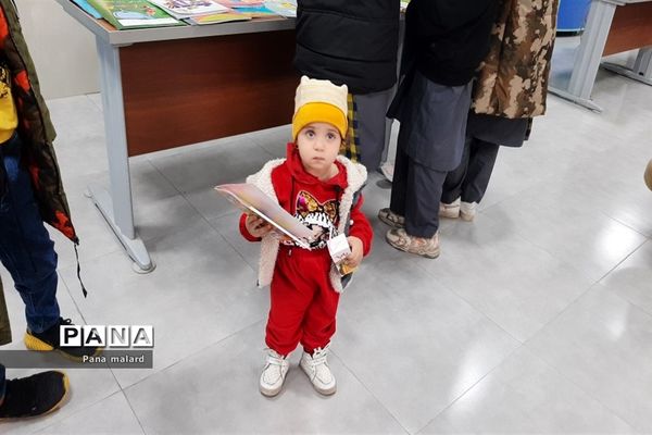 افتتاح نمایشگاه کتاب در فرهنگسرای بعثت صفادشت