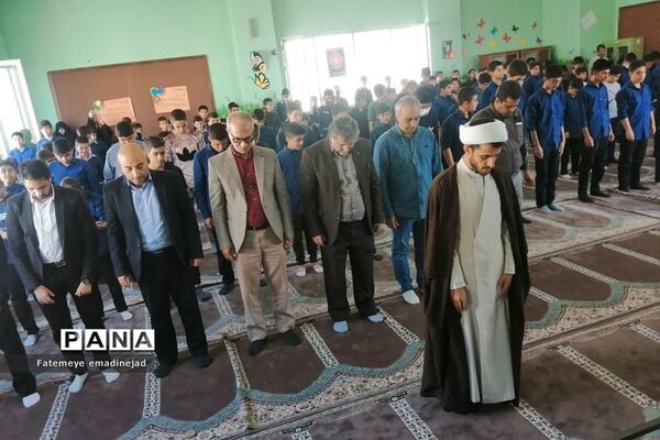 برگزاری نماز جماعت در مدارس رودهن