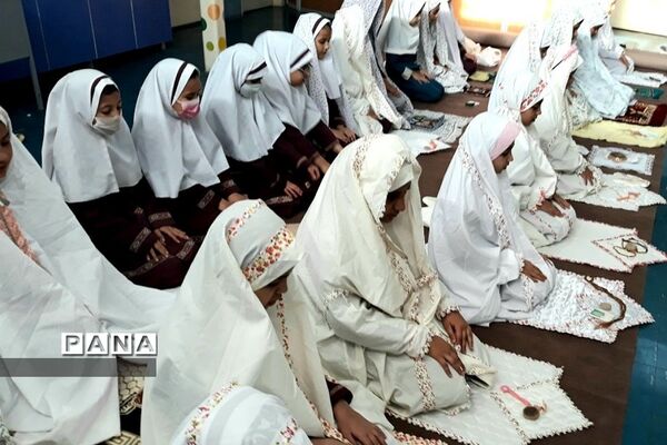 برگزاری نماز جماعت در مدارس رودهن