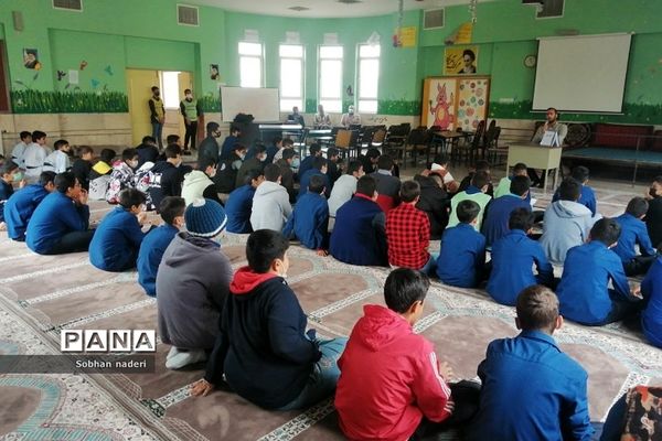 برگزاری جلسه بصیرتی پدافند غیرعامل‌ در مدرسه امام حسین(ع) رودهن