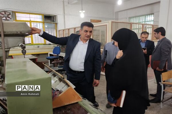 بازدید مدیر آموزش و پرورش ناحیه چهار شیراز از هنرستان ماندگار و نمونه دولتی طالقانی