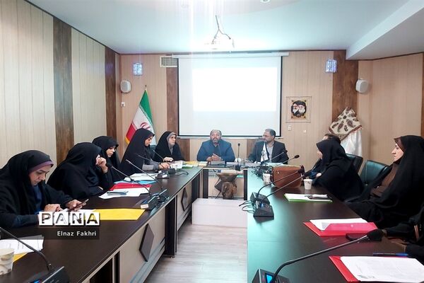 نشست هم‌اندیشی کارشناسان اداره فرهنگی و هنری استان البرز