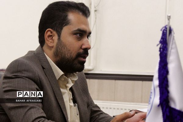 نشست صمیمی قائم مقام سازمان دانش‌آموزی با اعضای سازمان دانش‌آموزی شهرستان‌های استان تهران