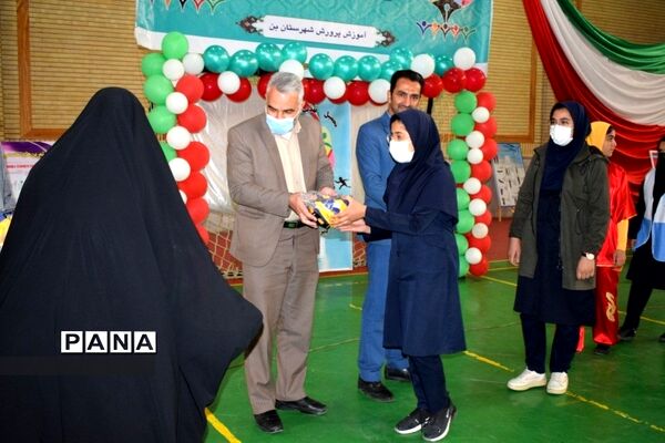 برگزاری المپیاد ورزشی درون مدرسه‌ای در دبیرستان مکتبی شهرستان بن