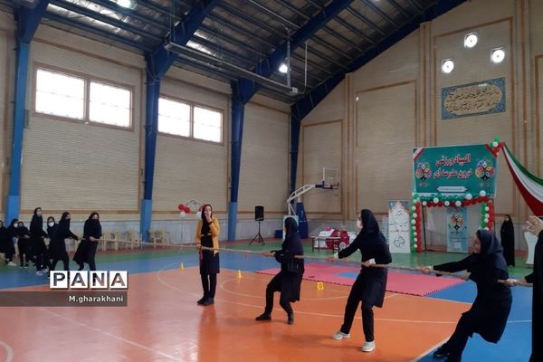 برگزاری المپیاد ورزشی درون مدرسه‌ای در دبیرستان مکتبی شهرستان بن