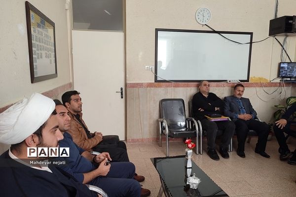 آیین هفته کتاب و کتابخوانی در دبیرستان استعدادهای درخشان شهید‌بهشتی رودهن