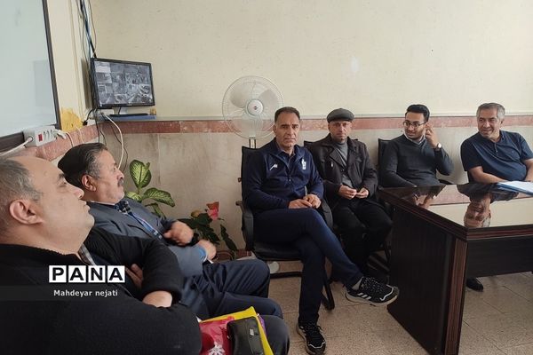 آیین هفته کتاب و کتابخوانی در دبیرستان استعدادهای درخشان شهید‌بهشتی رودهن