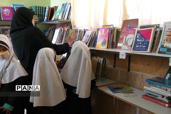 آغاز هفته کتاب و کتابخوانی در مدارس رودهن