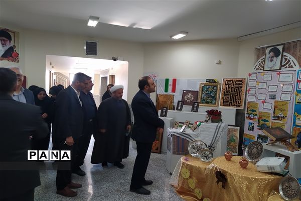 آیین نمادین انتخابات شورای دانش‌آموزی مدارس استان اصفهان در شهرستان خمینی شهر