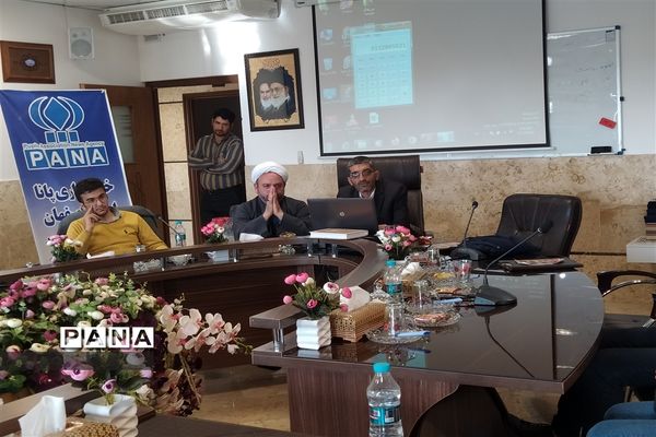 برگزاری جلسه مدیر سازمان دانش‌آموزی استان اصفهان با خبرنگاران خبرگزاری پانای شهرستان خمینی شهر