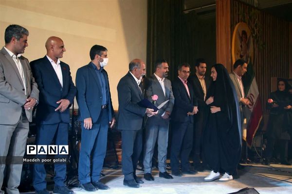 تجلیل از مدال‌آوران شمشیرباز اردکانی