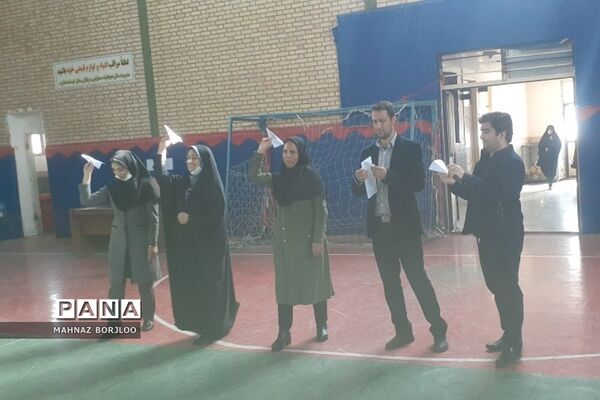 مسابقات منطقه‌ای موشک کاغذی در فشافویه