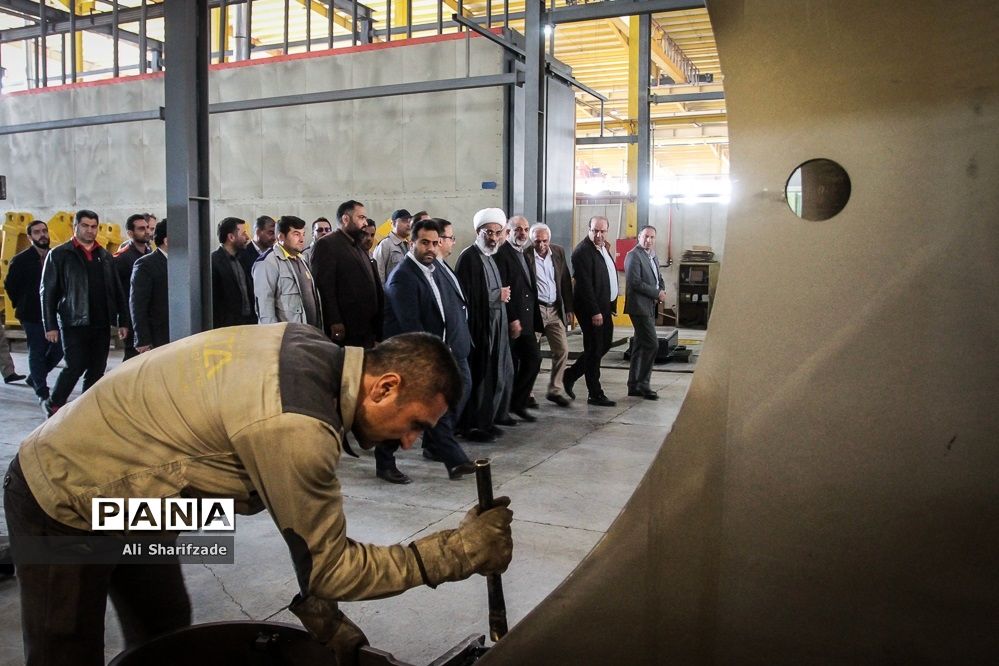 آیین واگذاری ۵۰۰ دستگاه اتوبوس شهری و ۵۰ بیل مکانیکی