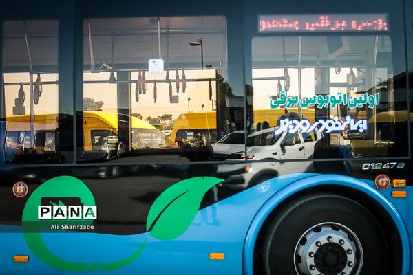 آیین واگذاری ۵۰۰ دستگاه اتوبوس شهری و ۵۰ بیل مکانیکی