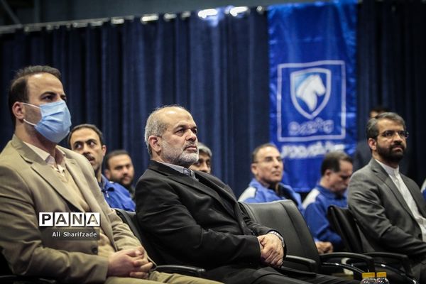 آیین واگذاری ۵۰۰ دستگاه اتوبوس شهری و ۵۰ بیل مکانیکی