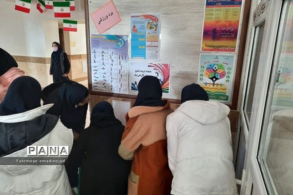 برگزاری انتخابات انجمن‌های ورزشی دانش‌آموزی در دبیرستان مهرآفرین رودهن