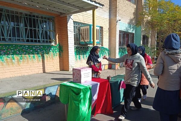 برگزاری انتخابات شورای دانش‌آموزی در مدارس شهدای مدافع حرم و شهید قدرت بیگلو