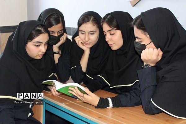 برگزاری مسابقه کتابخوانی در هنرستان سیمای ایمان بهارستان‌ دو