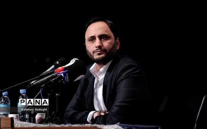 نان رسانه‌های معاند در وارونه‌نمایی است