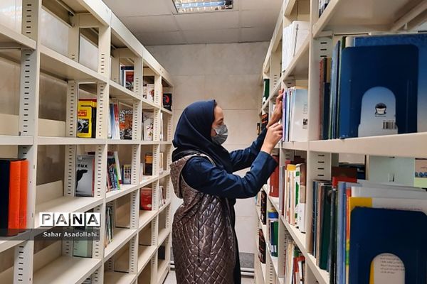 عضویت رایگان دانش‌آموزان در کتابخانه روستای سربندان دماوند