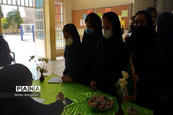 برگزاری انتخابات شورای دانش‌آموزی در دبیرستان پویش ناحیه ۳ شیراز