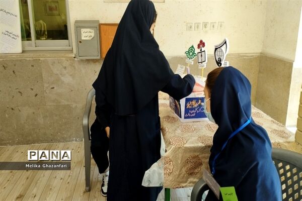 برگزاری انتخابات شورای دانش‌آموزی در دبیرستان پویش ناحیه ۳ شیراز