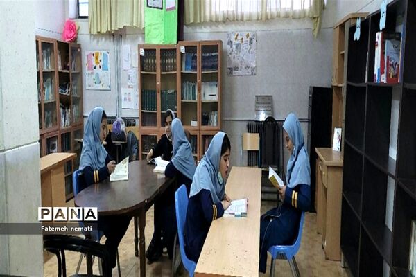 آیین کتابخوانی در دبیرستان شایستگان ملارد
