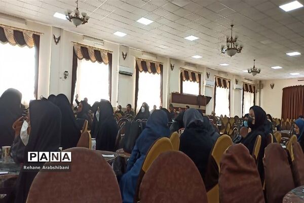 جلسه اداره سلامت و بهداشت اداره کل آموزش و پرورش فارس با مدیران  مدارس و مراقبان بهداشت‌ آباده