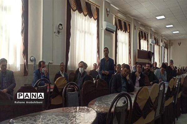 جلسه اداره سلامت و بهداشت اداره کل آموزش و پرورش فارس با مدیران  مدارس و مراقبان بهداشت‌ آباده