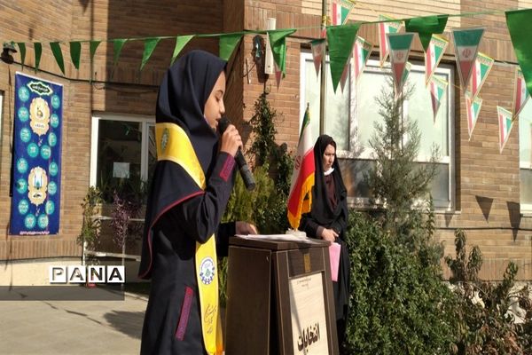 برگزاری انتخابات شورای دانش‌آموزی درآموزشگاه شهید‌زارع ناحیه ۳ کرج