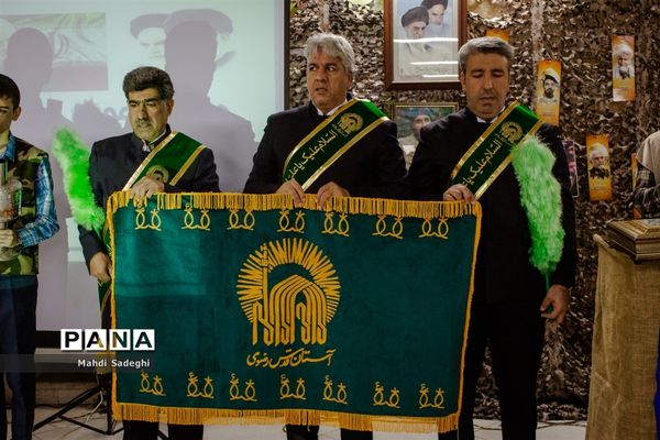 بزرگداشت شهدای دانش‌آموز در دبیرستان هاتف