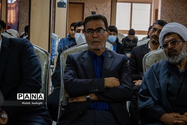 بزرگداشت شهدای دانش‌آموز در دبیرستان هاتف